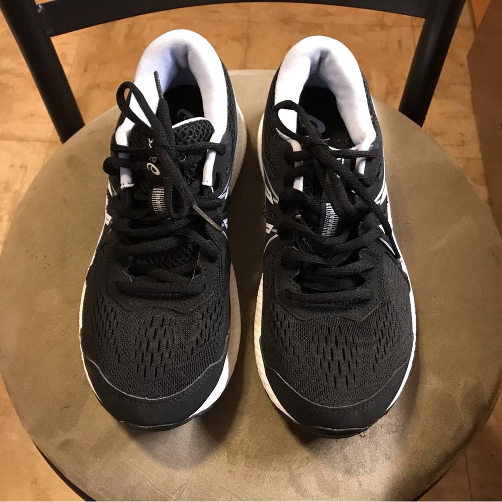 Women's Black Athletic Shoes